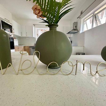 Beachfront Villa In A Beautiful And Secured Complex Flic en Flac Bagian luar foto